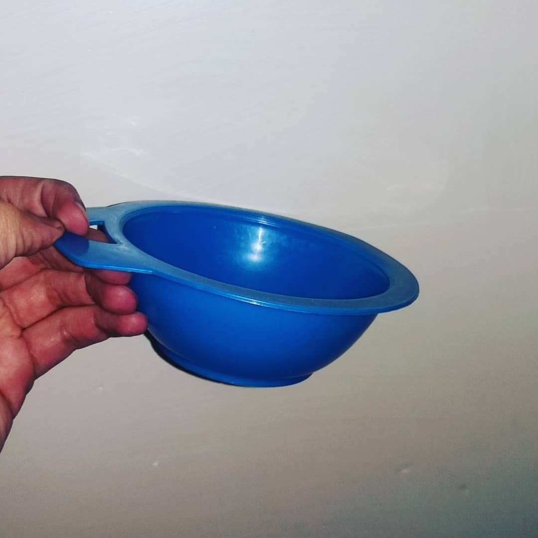 کاسه رنگ مو